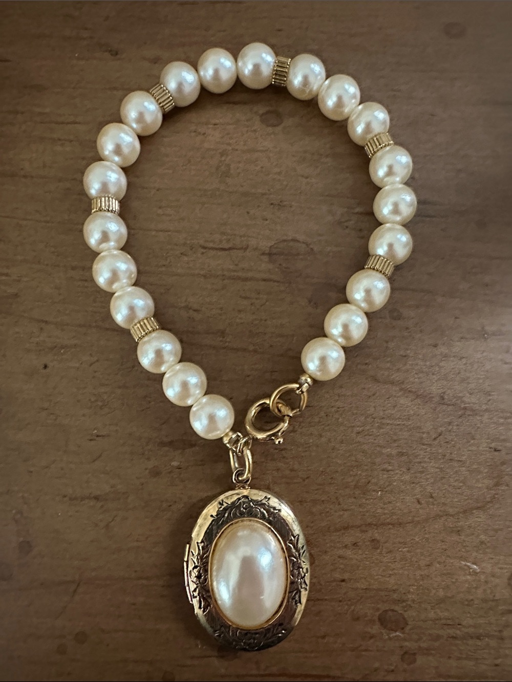 Vtg 1928 Jewelry Co Faux Pearl Locket Bracelet Gold Tone Ornate Victorian Charm